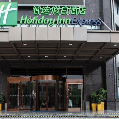 Holiday Inn Express Luoyang Xiyuan Bagian luar foto