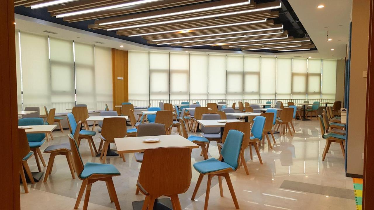 Holiday Inn Express Luoyang Xiyuan Bagian luar foto